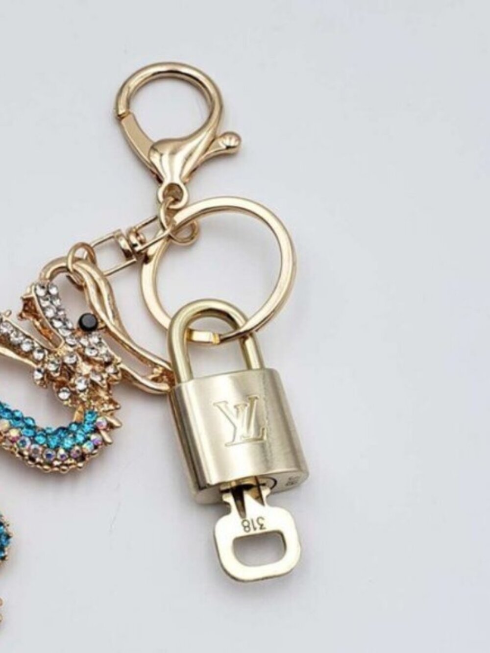Louis Vuitton Gold Lock & Key 🔑 Authentic LV Unbranded Dragon Keychain Charm - Picture 7 of 8